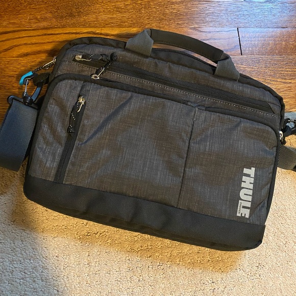 COPY - Thule Laptop / iPad briefcase /messenger bag - Picture 5 of 7